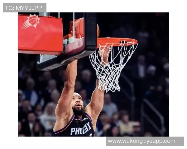 狄龙上半场表现抢眼15投8中砍下18分助球队奋战老东家